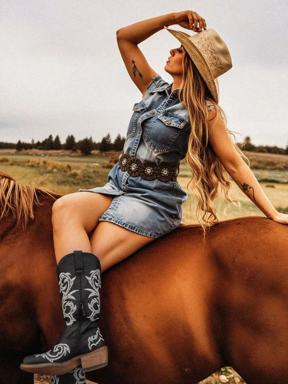 Women's Black Wide Calf with Low Chunky Heel Cowgirl Western Embroidered Boots - Picture 6 of 6